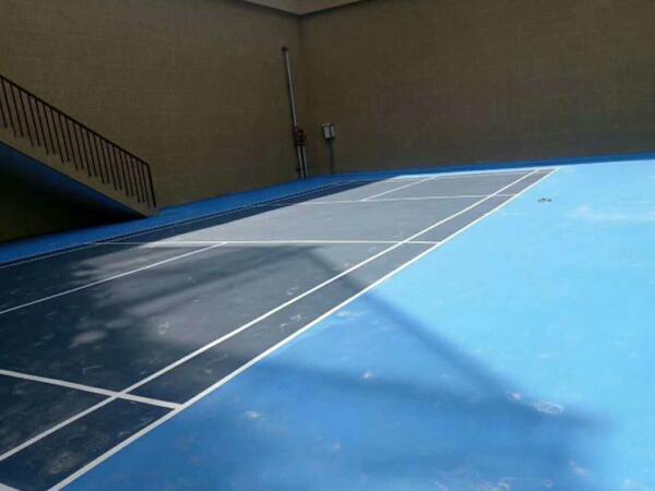 藍(lán)色硅PU羽毛球場(chǎng)