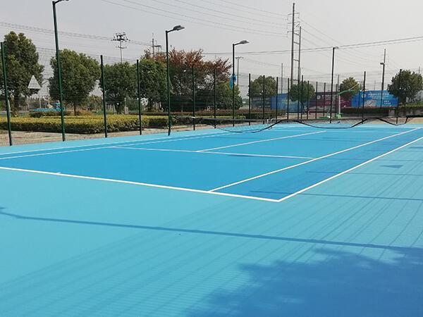 彈丙網(wǎng)球場(chǎng)